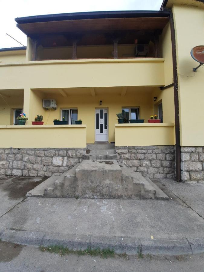 Apartments Mila Cetinje Exterior photo